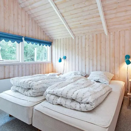 Spacious Holiday Home In Vejby Near Sea Dom wakacyjny *