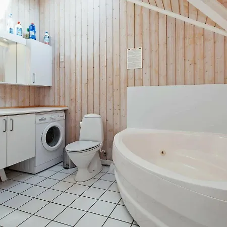 Spacious Holiday Home In Vejby Near Sea Dom wakacyjny